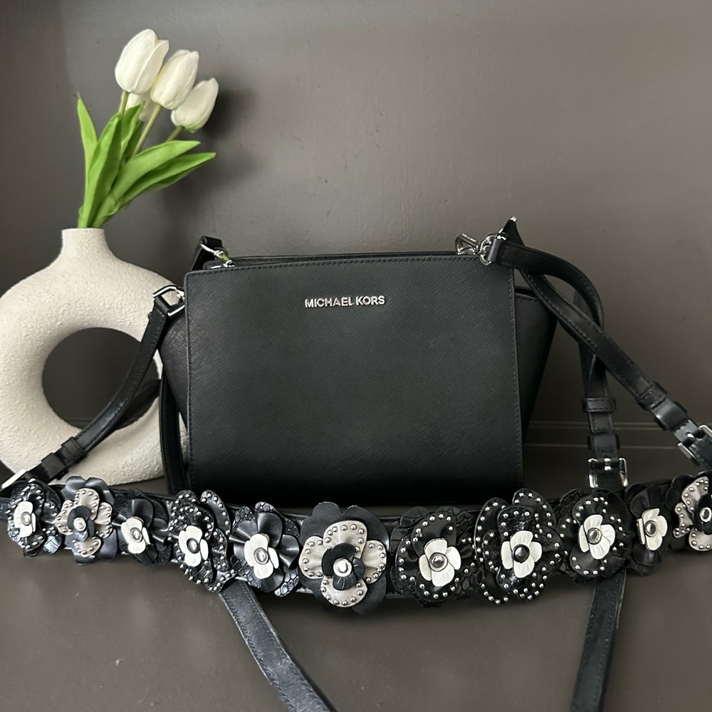 Michael Kors Flower Guitar Strap